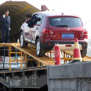 板车运输前端提车